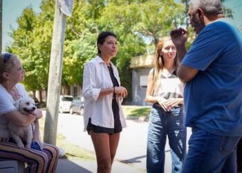 Mayra Mendoza recorrió un operativo de zoonosis
