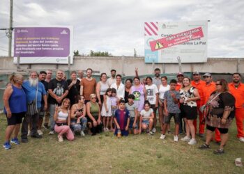 Mayra Mendoza supervisó el avance de la obra de un nuevo jardín de infantes