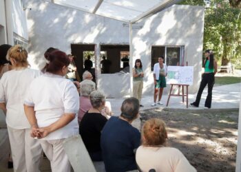 Mayra Mendoza supervisó obras en el hogar municipal para personas mayores Ave Fénix