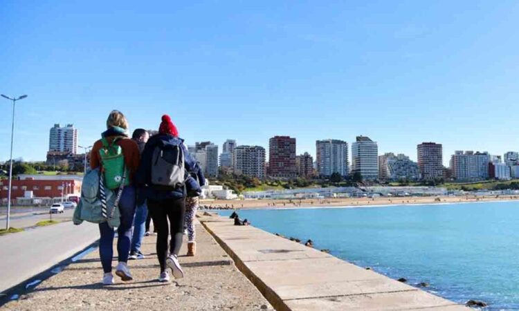 En los últimos dos feriados viajaron un 16 por ciento menos de argentinos
