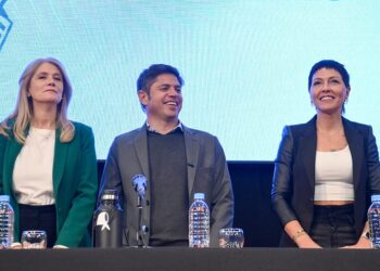 Mayra y Kicillof tuvieron su primera foto de campaña