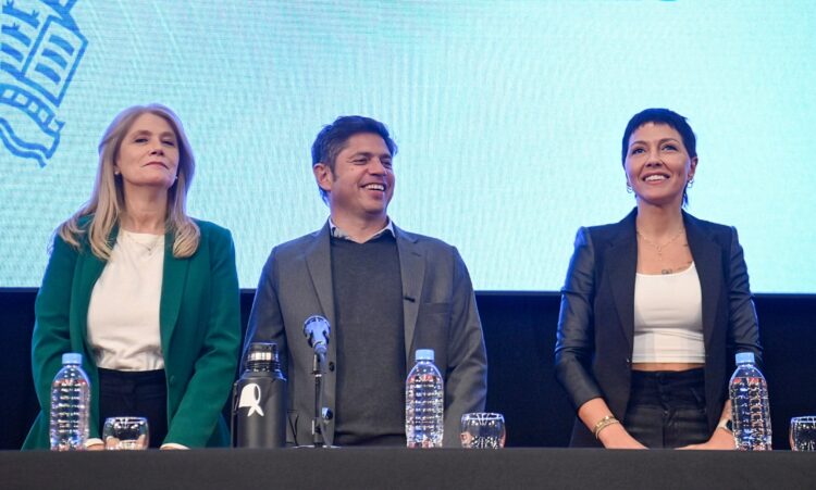 Mayra y Kicillof tuvieron su primera foto de campaña