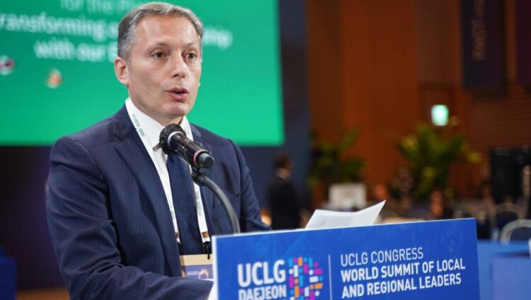 Gray participó de la reunión de Ciudades y Gobiernos Locales Unidos