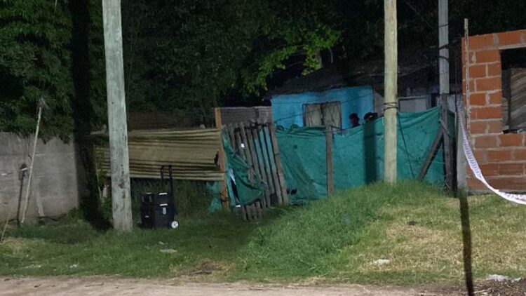 Claypole: Un niño de 12 años encontró a su madre enterrada en la casa del novio