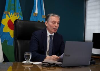 Gray cuestionó la privatización de AySA: “Están regalando la empresa”